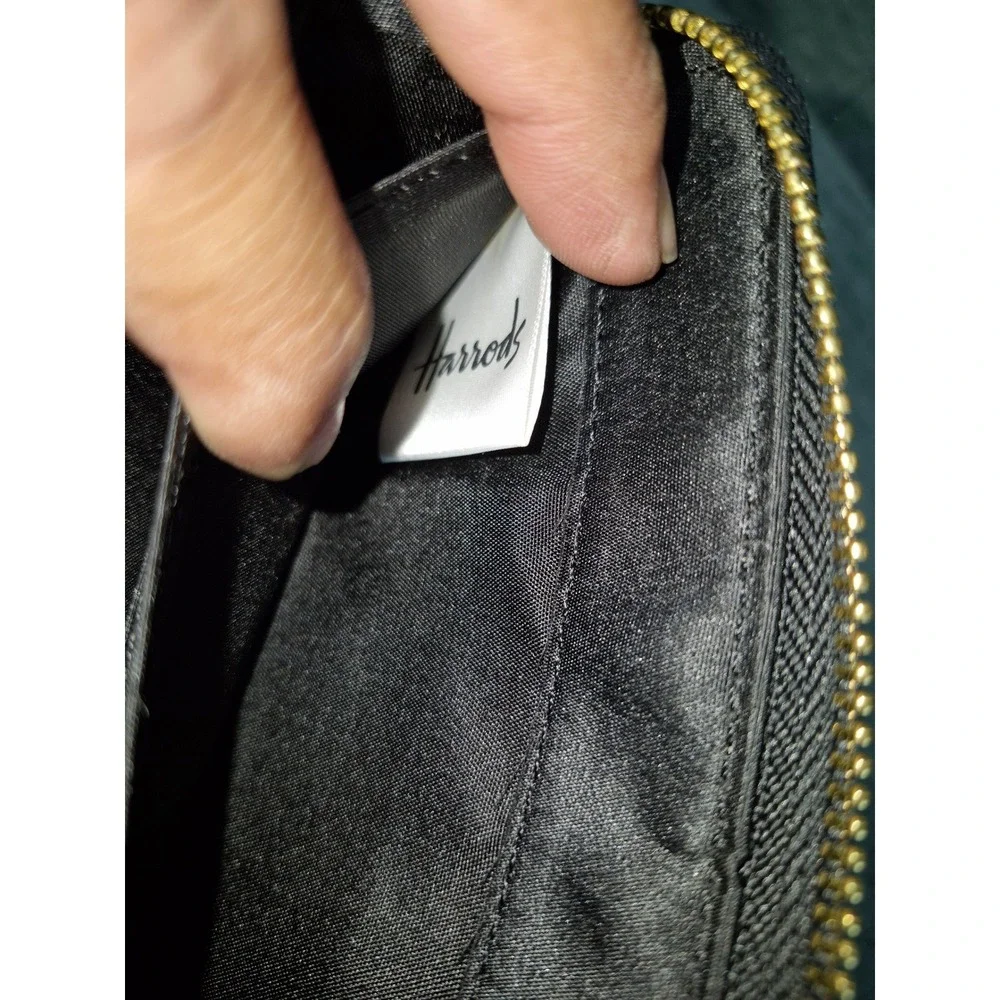 Harrods Black Chevron Quilted Saffiano Zip Around Continental Wallet Gold Logo